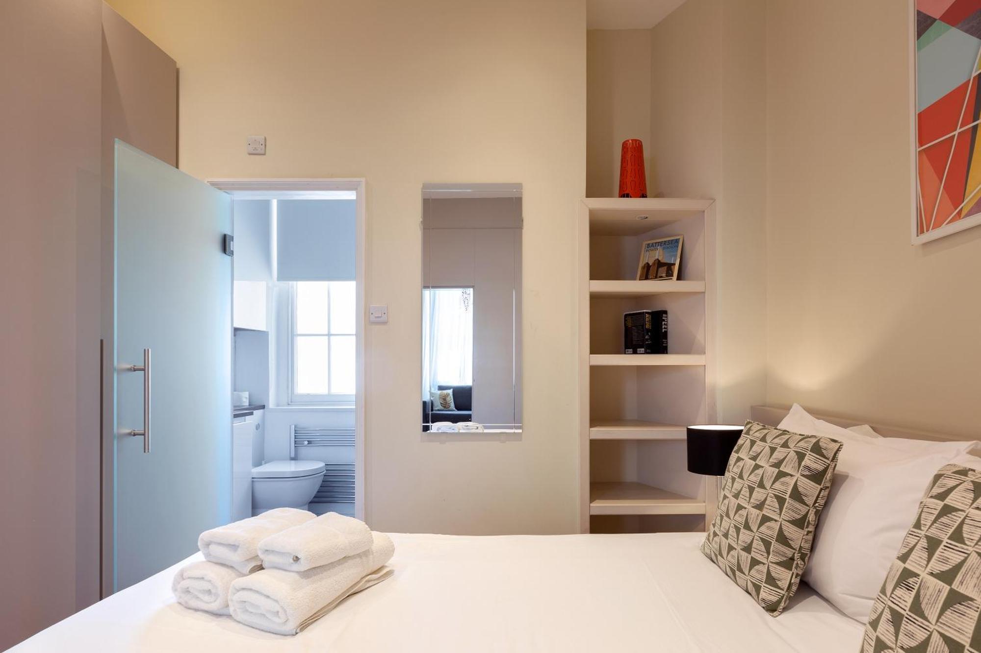 Superb One Bedroom Apartment In Soho London Exterior photo